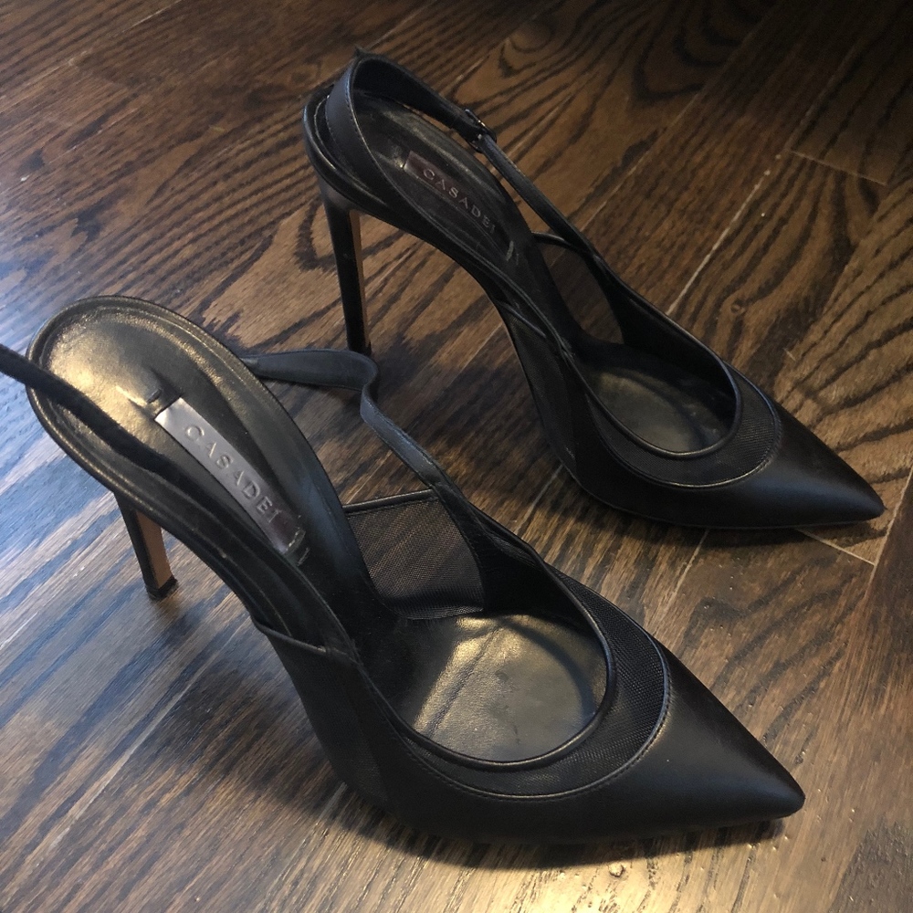 heeled shoes